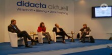 Der 3. Messetag in 100 Sekunden Welche Rolle spielen eigentlich die Kommunen bei der Bildung? Rund 250 Teilnehmer erfuhren heute auf dem Kongress "Bildung kommunal (mit)gestalten" an konkreten Beispielen, wie frühkindliche Förderung im ländlichen Raum gestaltet wird und wie Kindertagesstätten und Grundschulen kooperieren.